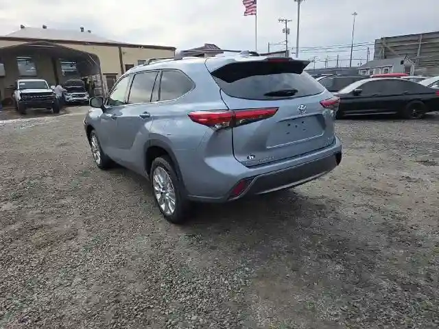 5TDDZRBH4NS203847 2022 TOYOTA HIGHLANDER-1
