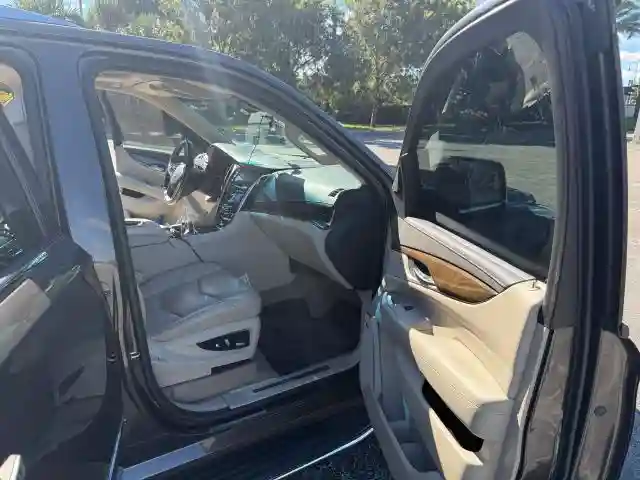 1GYS3BKJ8LR154516 2020 CADILLAC ESCALADE-4