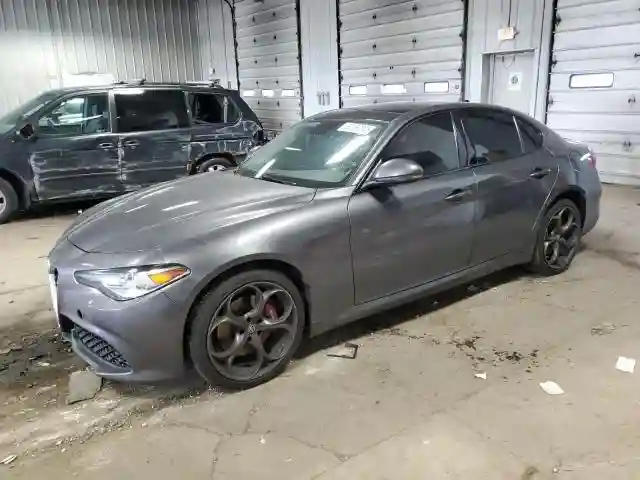 ZARFAEEN9H7561895 2017 ALFA ROMEO GIULIA-0