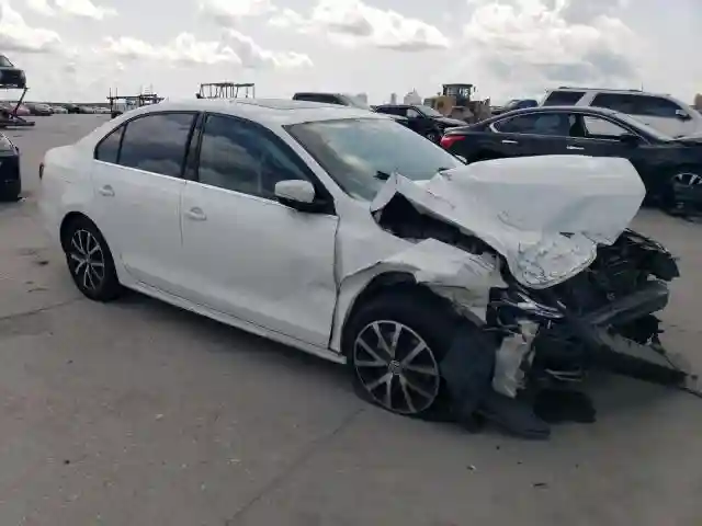 3VWB67AJ9HM209105 2017 VOLKSWAGEN JETTA-3