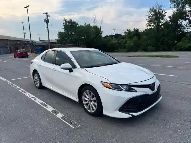 4T1B11HK8KU242401 2019 TOYOTA CAMRY-0