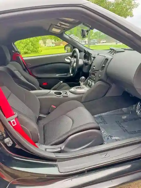 JN1AZ4EH0KM422347 2019 NISSAN 370Z-4