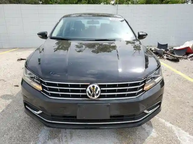 1VWBT7A32HC026981 2017 VOLKSWAGEN PASSAT-4