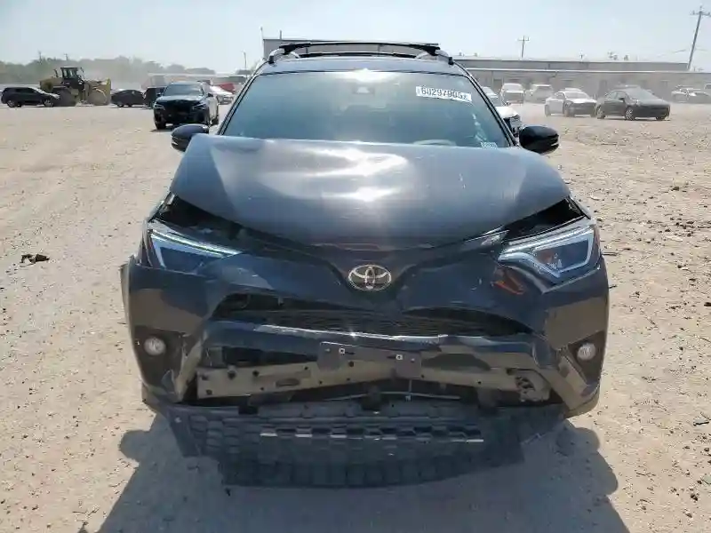 2T3NFREV6JW436488 2018 TOYOTA RAV4-4