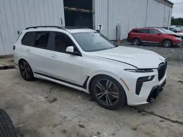 5UX23EM08R9S11767 2024 BMW X7-3