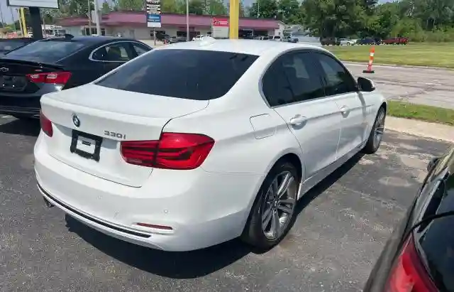 WBA8B9G3XHNU56519 2017 BMW 3 SERIES-3