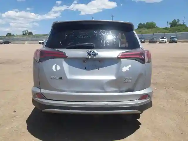 2T3RFREV3JW762296 2018 TOYOTA RAV4-5