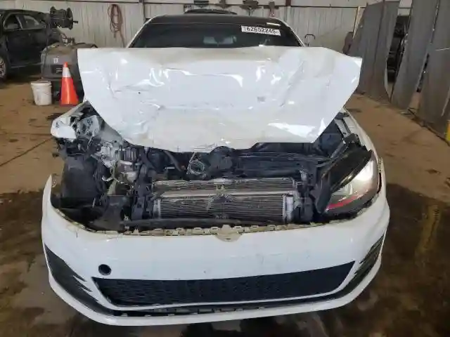 3VW447AU8HM076331 2017 VOLKSWAGEN GTI-4