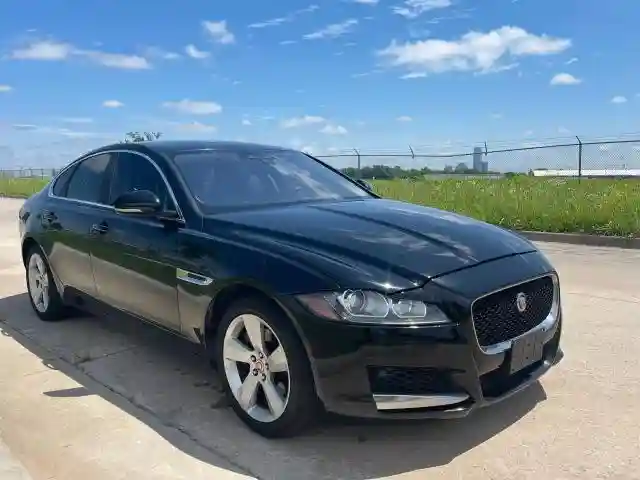 SAJBS4FXXJCY70760 2018 JAGUAR XF-0
