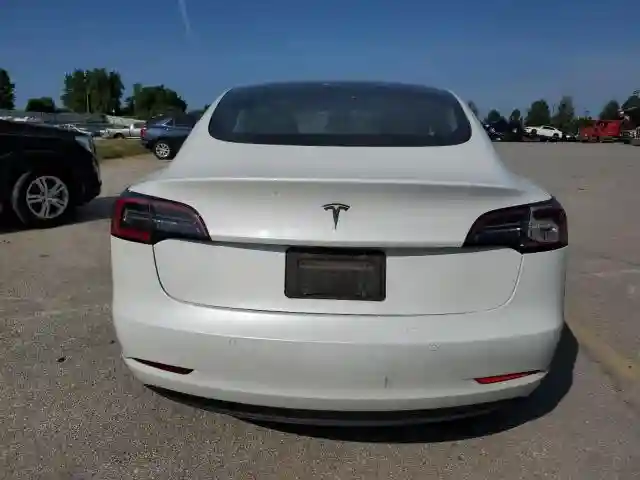 5YJ3E1EA7NF368447 2022 TESLA MODEL 3-5