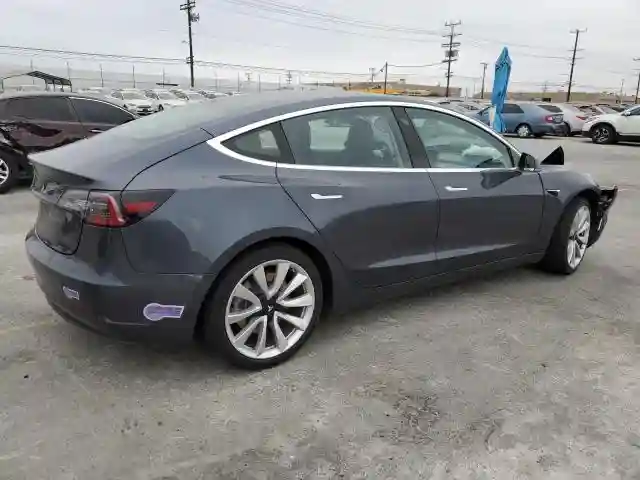 5YJ3E1EA9JF110182 2018 TESLA MODEL 3-2