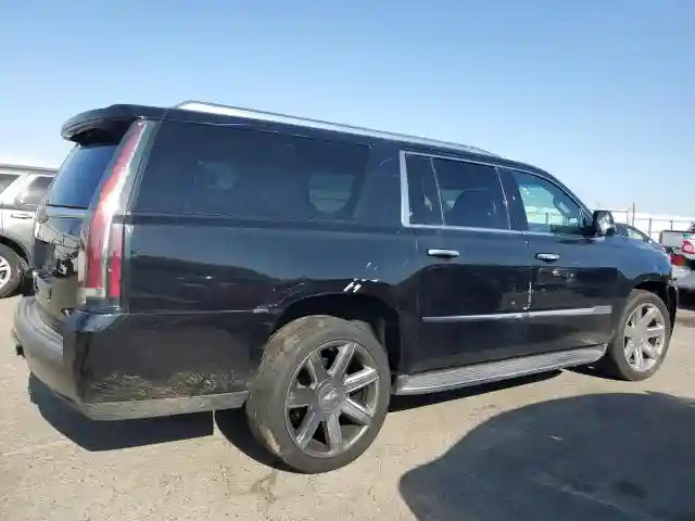 1GYS3HKJ0JR102104 2018 CADILLAC ESCALADE-2