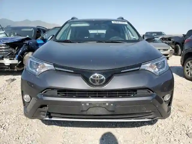 2T3RFREV1JW811432 2018 TOYOTA RAV4-4