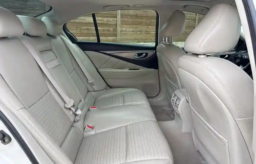 JN1EV7APXJM359784 2018 INFINITI Q50-5
