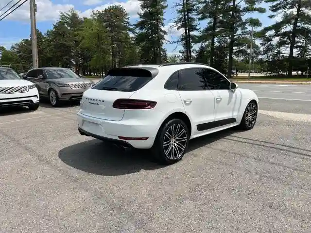 WP1AF2A50HLB60235 2017 PORSCHE MACAN-3