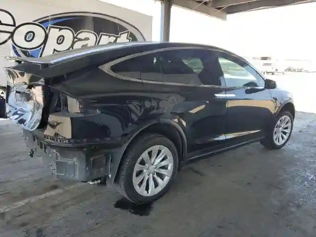 5YJXCBE27HF068854 2017 TESLA MODEL X-2