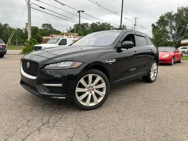 SADCL2BV1HA489771 2017 JAGUAR F-PACE-1