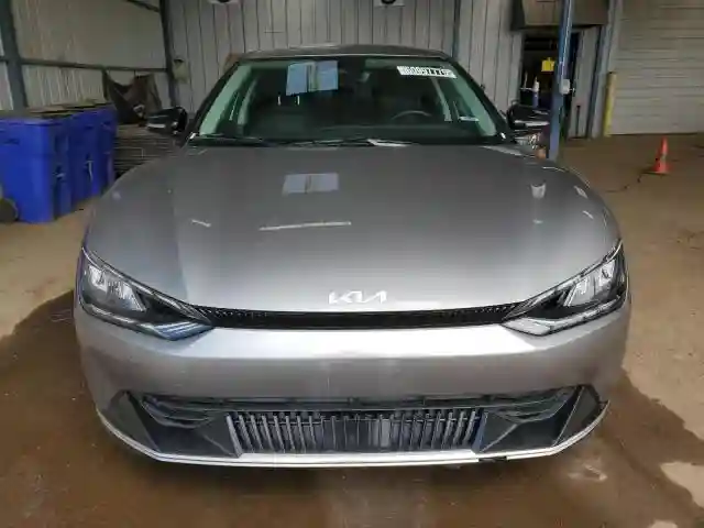KNDC34LA6P5604133 2023 KIA EV6 LIGHT-4
