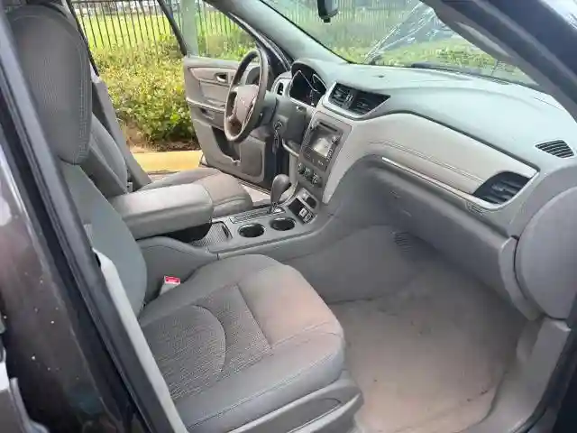 1GNKRFED8GJ258890 2016 CHEVROLET TRAVERSE-4