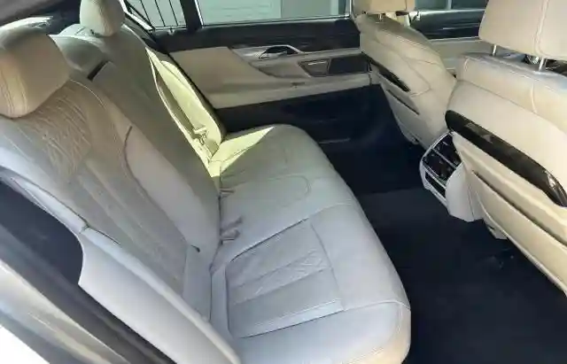 WBA7U2C05LGJ59633 2020 BMW 7 SERIES-5