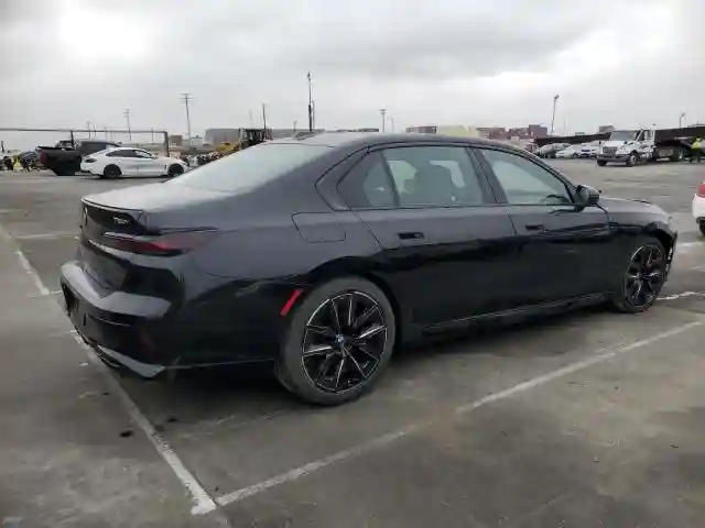 WBA33EJ07RCR40210 2024 BMW 760 XI-2