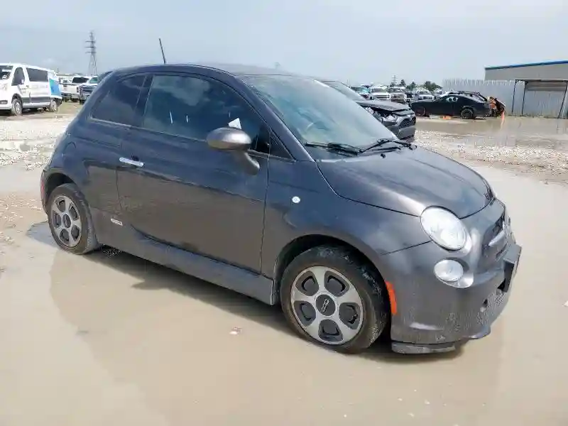 3C3CFFGE2HT575834 2017 FIAT 500-3