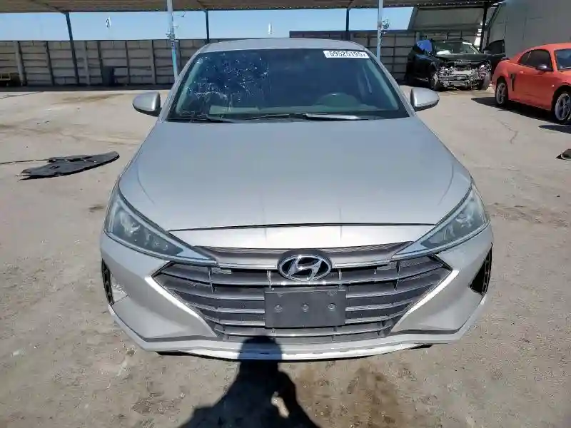 5NPD74LF3KH489357 2019 HYUNDAI ELANTRA-4