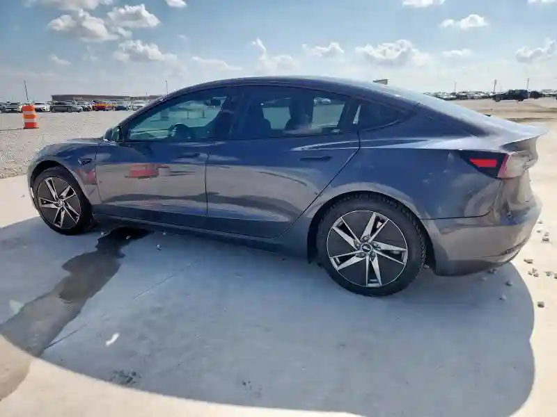 5YJ3E1EB0JF129079 2018 TESLA MODEL 3-1