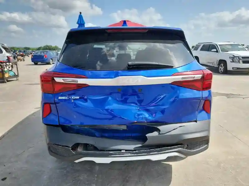 KNDEPCAA2P7369678 2023 KIA SELTOS-5