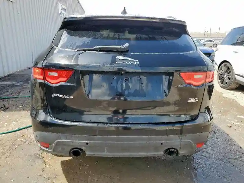 SADCJ2GX5JA203801 2018 JAGUAR F-PACE-5
