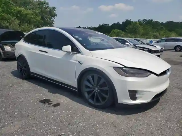 5YJXCBE21HF044498 2017 TESLA MODEL X-3
