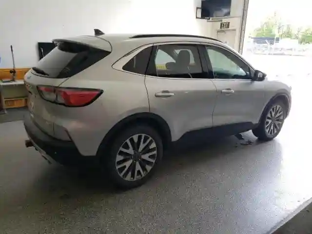 1FMCU9J93LUA37510 2020 FORD ESCAPE-2