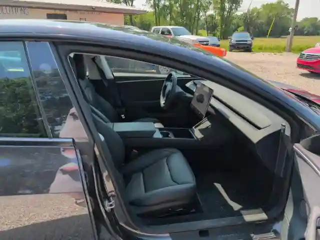 5YJ3E1EB6RF796279 2024 TESLA MODEL 3-4