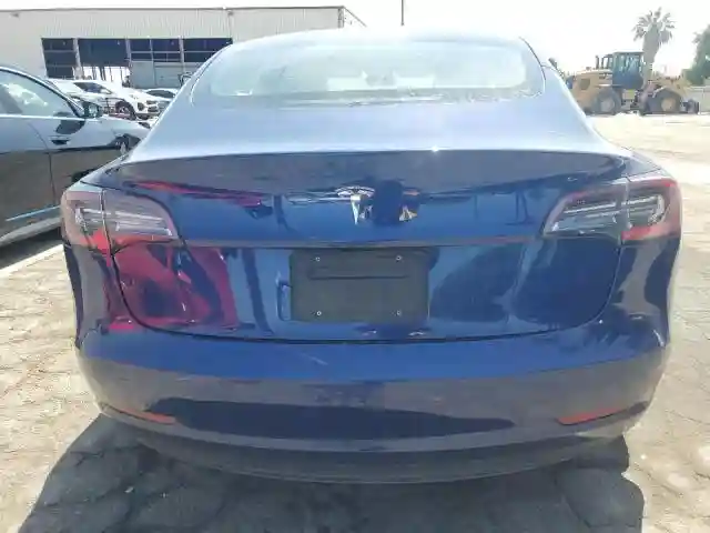 5YJ3E1EAXNF304452 2022 TESLA MODEL 3-5