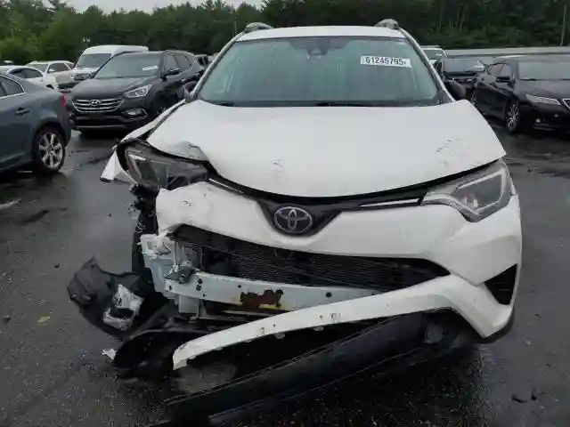 2T3BFREV2JW853108 2018 TOYOTA RAV4-4