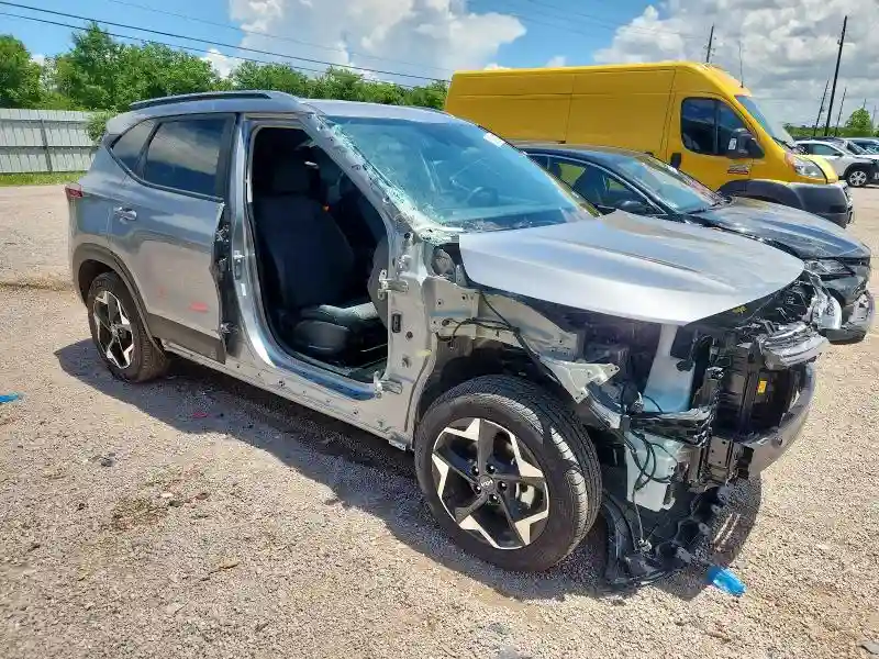 KNDEU2AA6S7779363 2025 KIA SELTOS-3