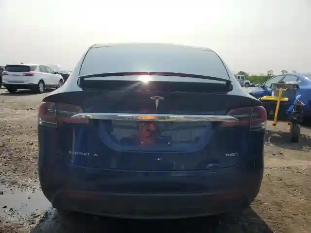 5YJXCDE2XJF102402 2018 TESLA MODEL X-5