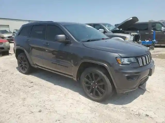 1C4RJFAGXJC257797 2018 JEEP GRAND CHEROKEE-3
