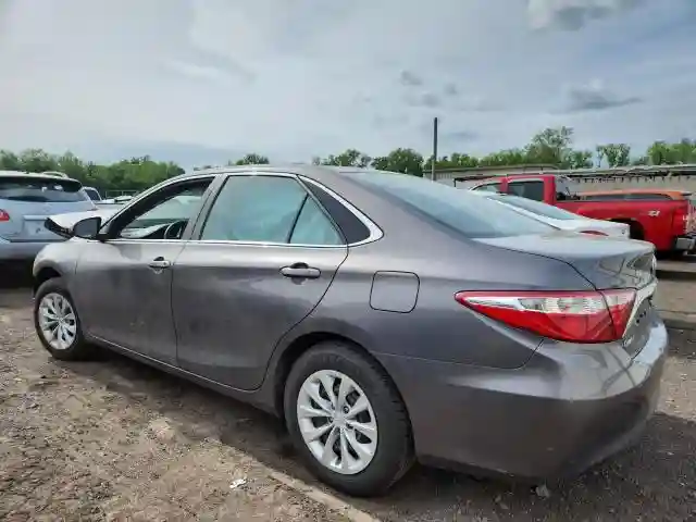 4T1BF1FK0HU768647 2017 TOYOTA CAMRY-1