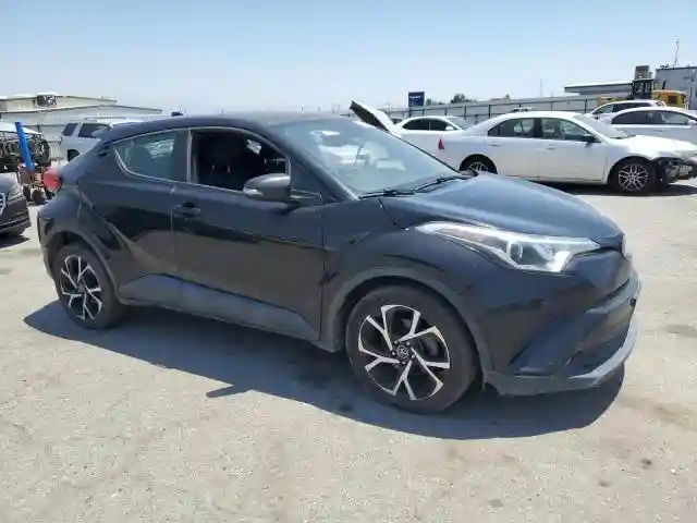 NMTKHMBXXJR044779 2018 TOYOTA C-HR-3