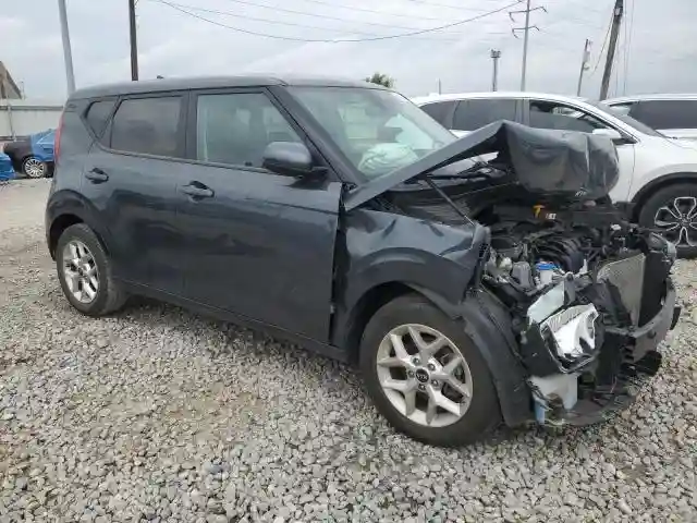KNDJ23AU4M7782849 2021 KIA SOUL-3