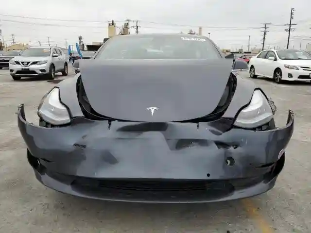 5YJ3E1EA9JF110182 2018 TESLA MODEL 3-4