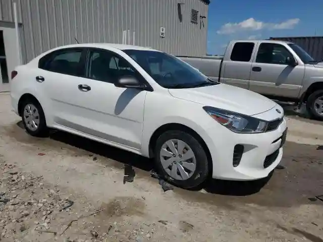 3KPA24AB0JE051111 2018 KIA RIO-3