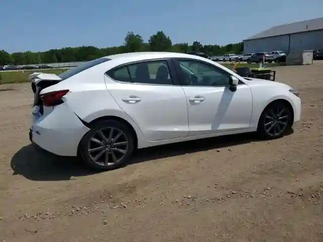 3MZBN1V3XJM176102 2018 MAZDA 3-2