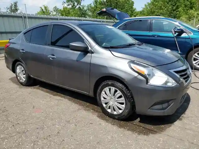 3N1CN7AP5KL832221 2019 NISSAN VERSA-3