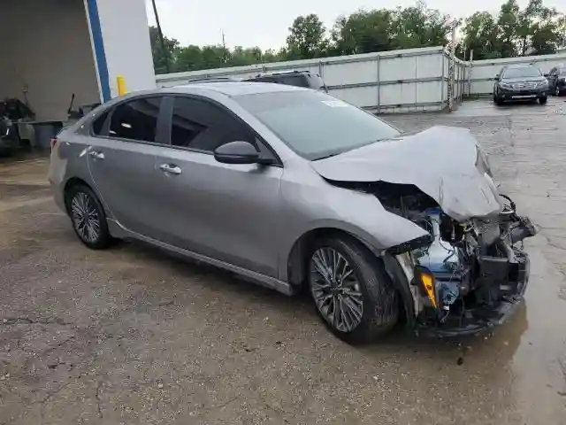 3KPF54AD1RE792037 2024 KIA FORTE-3