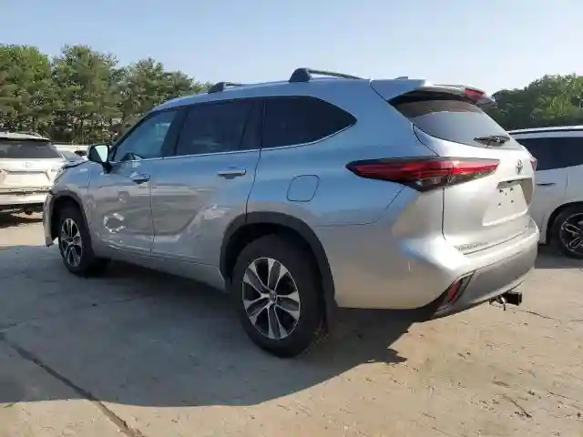 5TDHZRBH6MS528368 2021 TOYOTA HIGHLANDER-1