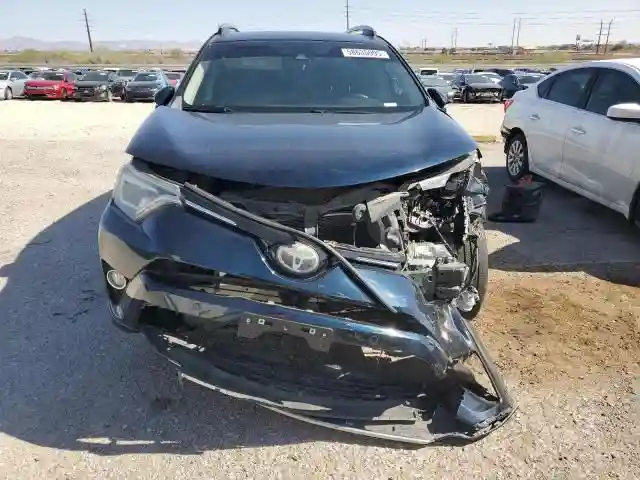 2T3DFREV1JW777258 2018 TOYOTA RAV4-4