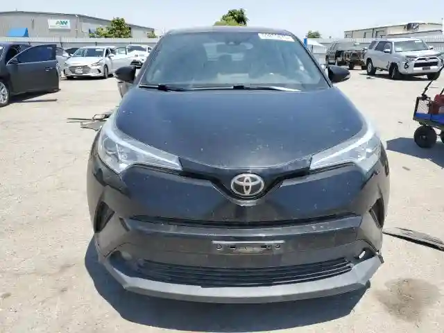NMTKHMBXXJR044779 2018 TOYOTA C-HR-4