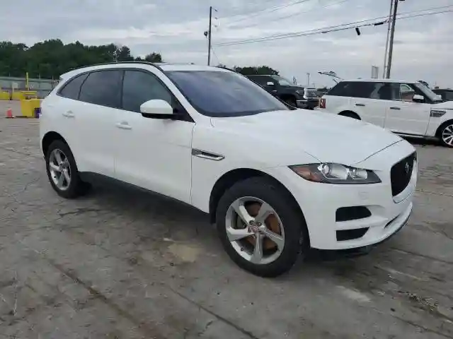 SADCJ2BV9HA055409 2017 JAGUAR F-PACE-3